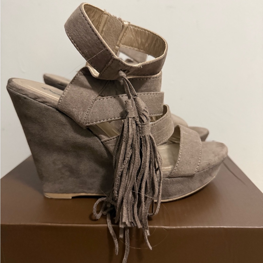 Women's Taupe Wedge Sandals